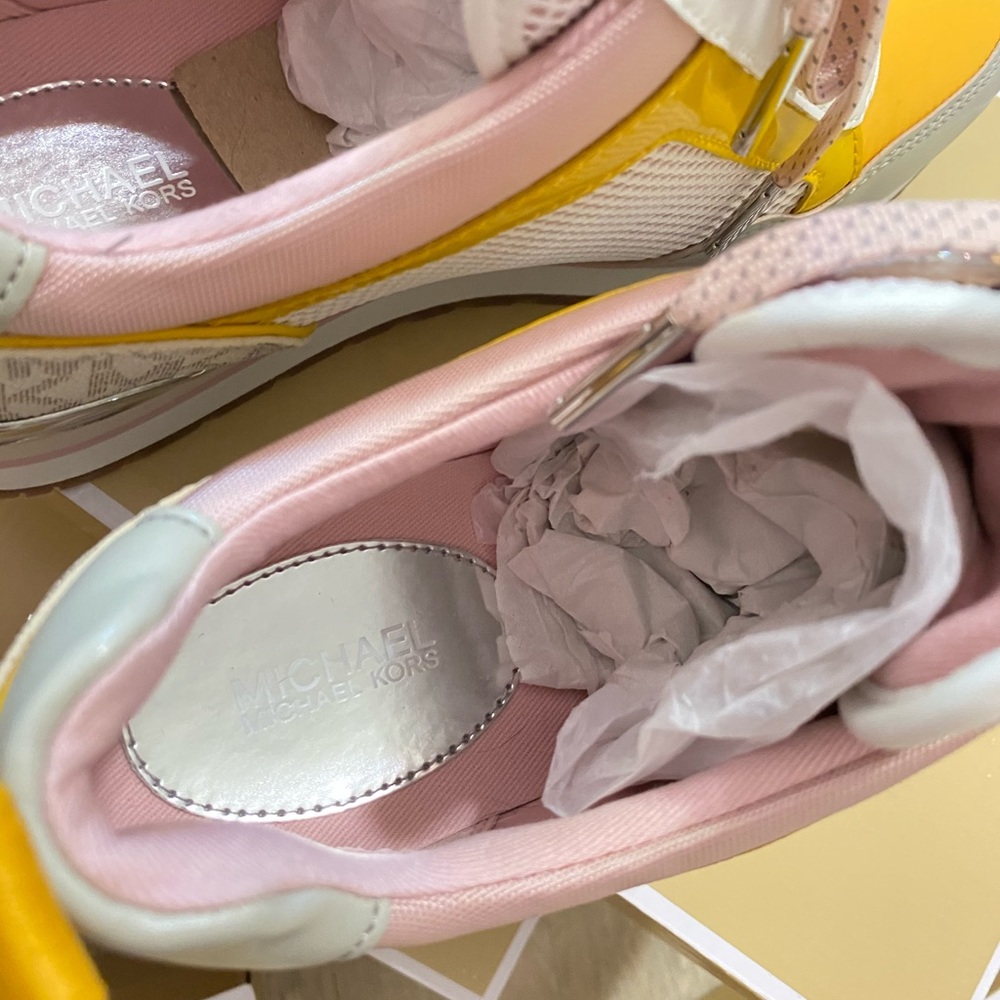 Michael Kors Shoes - Picture 7 of 7